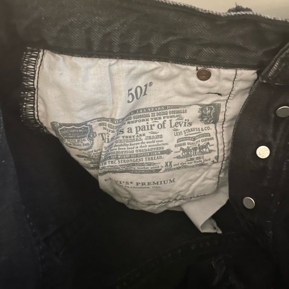 Levi’s 501 Short Fun Night Size 25✨ - Picture 6 of 6